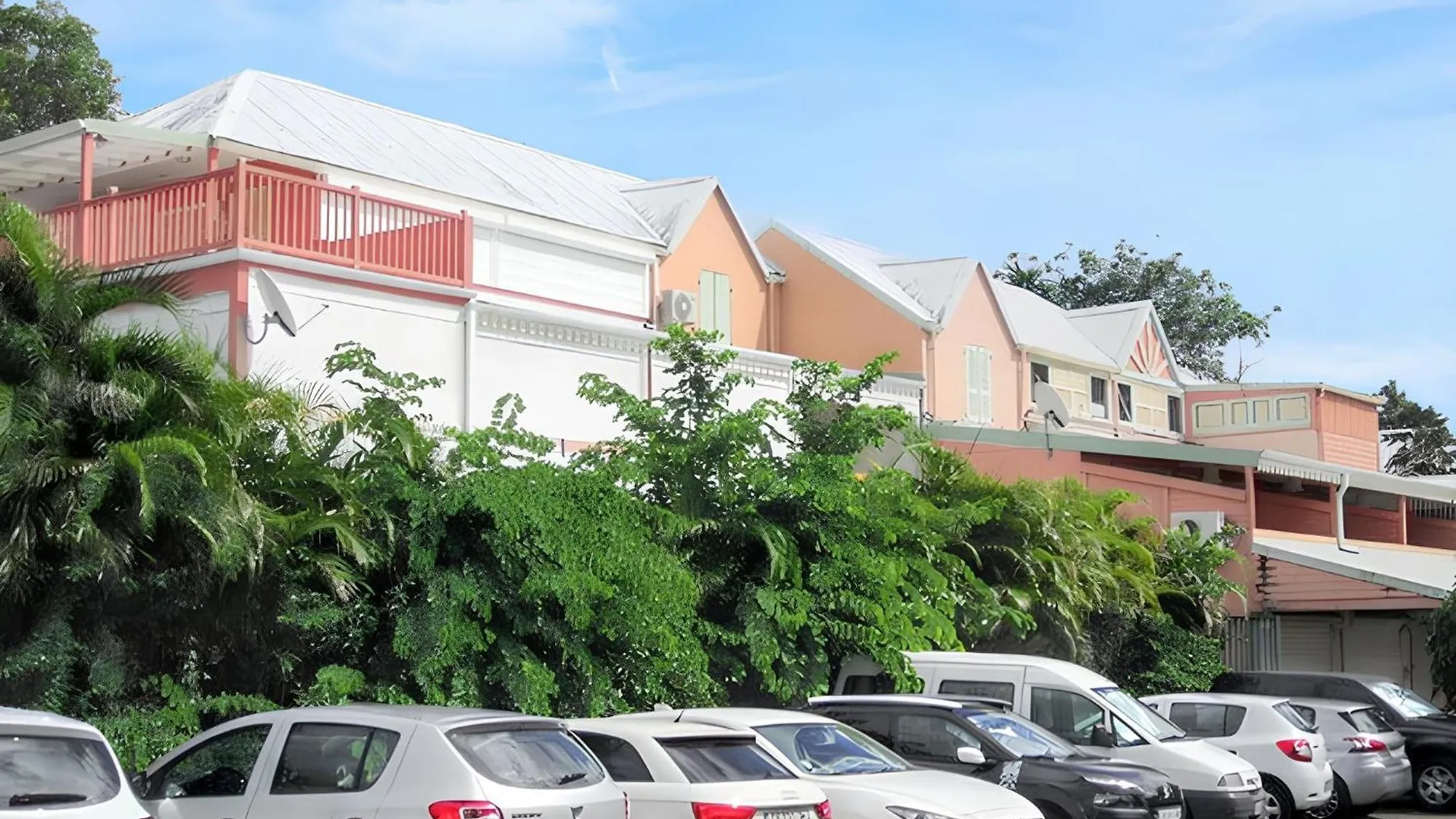 Studio Charmant A Sainte Anne Avec Terrasse 26 M² Sainte-Anne
